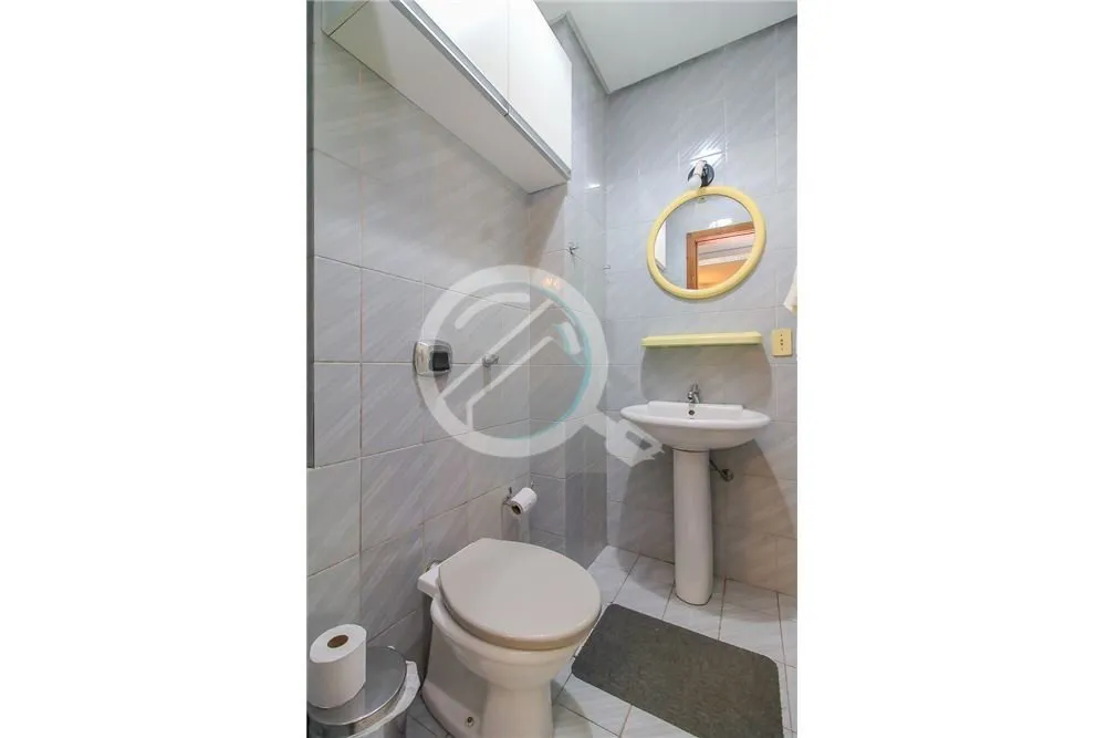 Imagem Ótima sala comercial dividida em três ambientes, mobiliada, localizada no bairro Higienópolis à ...