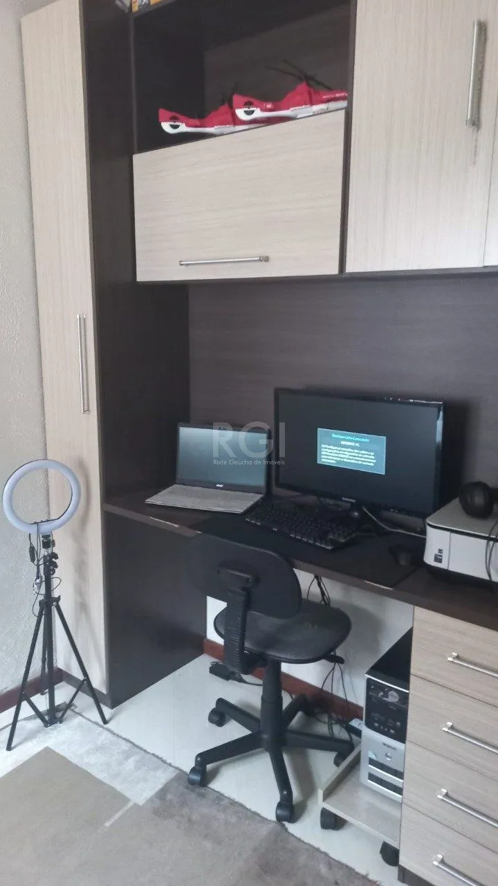 Imagem Casa para Venda - 135m², 3 dormitórios, sendo 1 suites, 2 vagas - Vale Do Sol