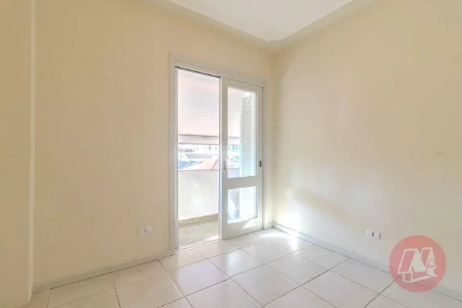 Imagem No Menino Deus 102 m², 2 dormitórios com sacada. e todo mobiliado.