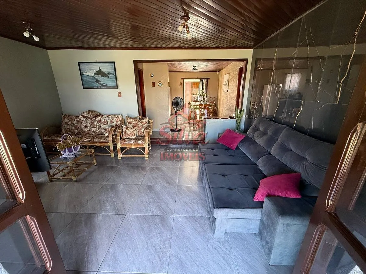 Imagem C1182 | Casa 4 dormitórios com piscina a 200m do mar