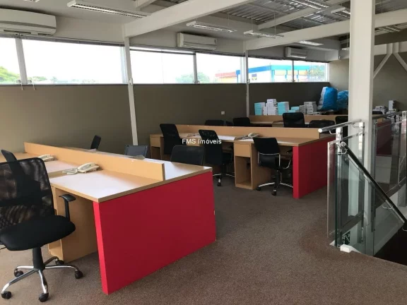 Imagem Prédio comercial com 619m² em Mirandópolis - SP.