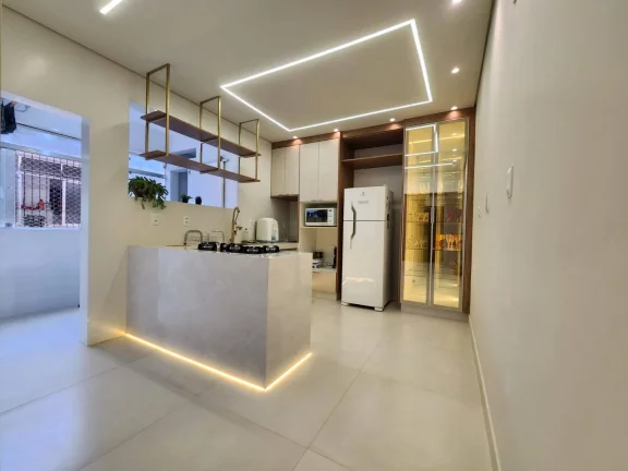 Imagem Excelente apartamento totalmente reformado na Ponta da Praia!