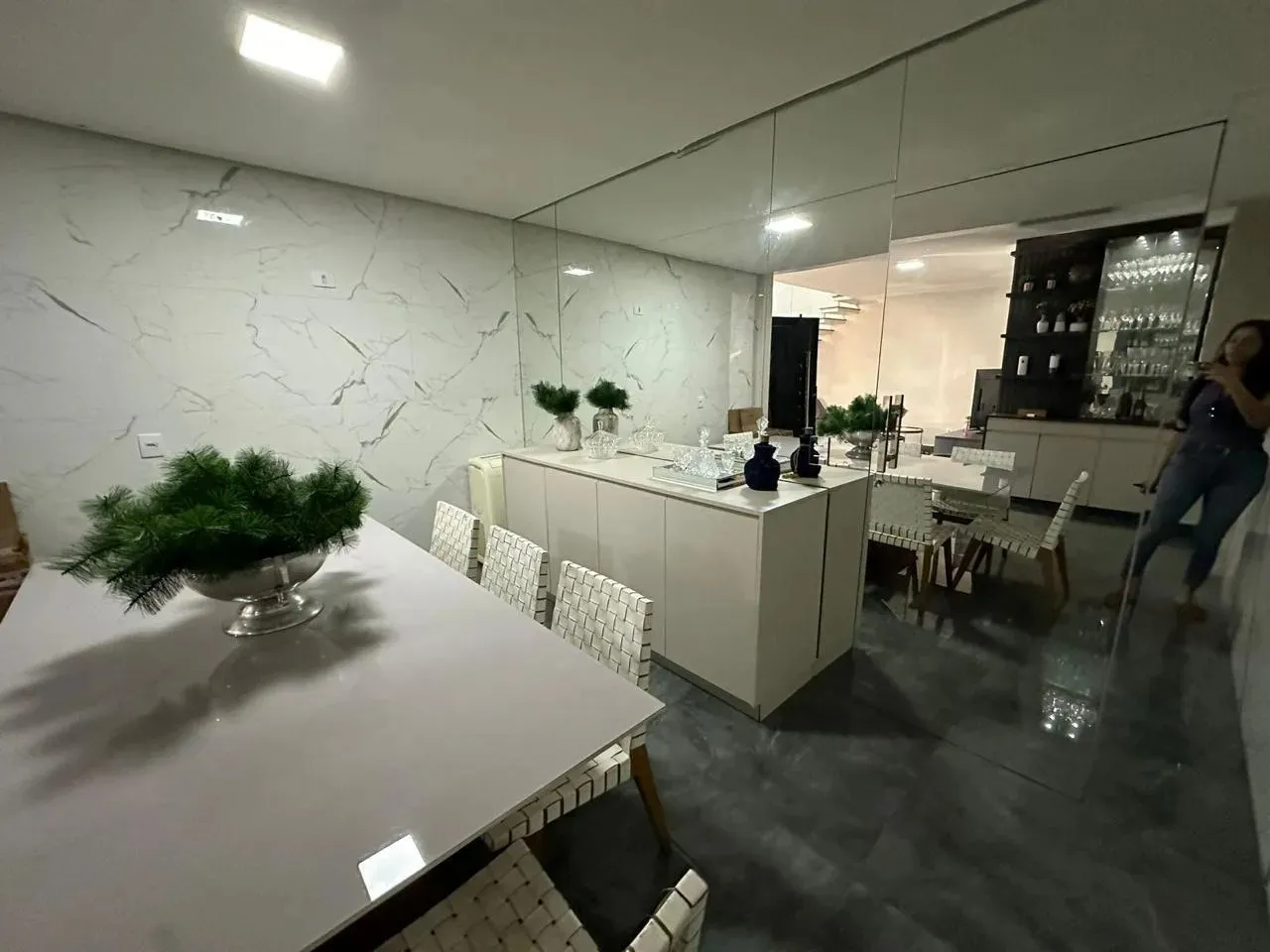 Imagem Casa Semi Mobiliada no Ibiti do Paço - 310m² Construídos, 3 Suítes e Piscina