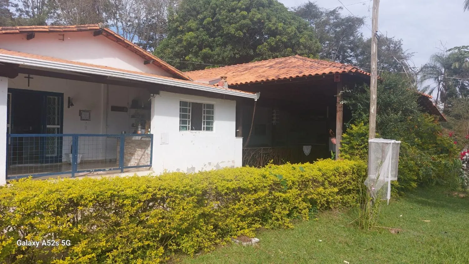 Imagem Vende-se um lindíssimo sítio localizado em Esmeraldas, MG . com 6 hectares (60.000 m²)