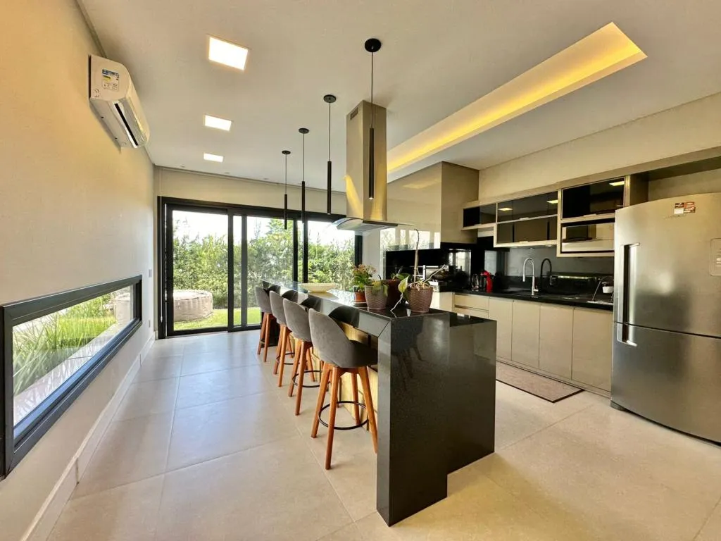 Imagem Casa em Condominio 4 Dormitórios - Bairro Dubai
