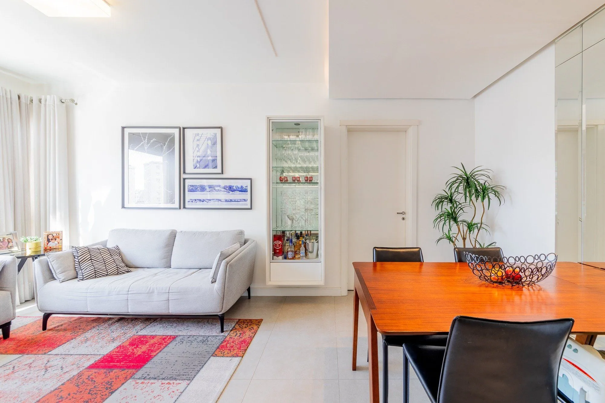 Imagem Apartamento com 3 quartos e 79m² à venda em Passo da Areia - Rua Bezerra De Menezes, Passo Da Areia, Porto Alegre