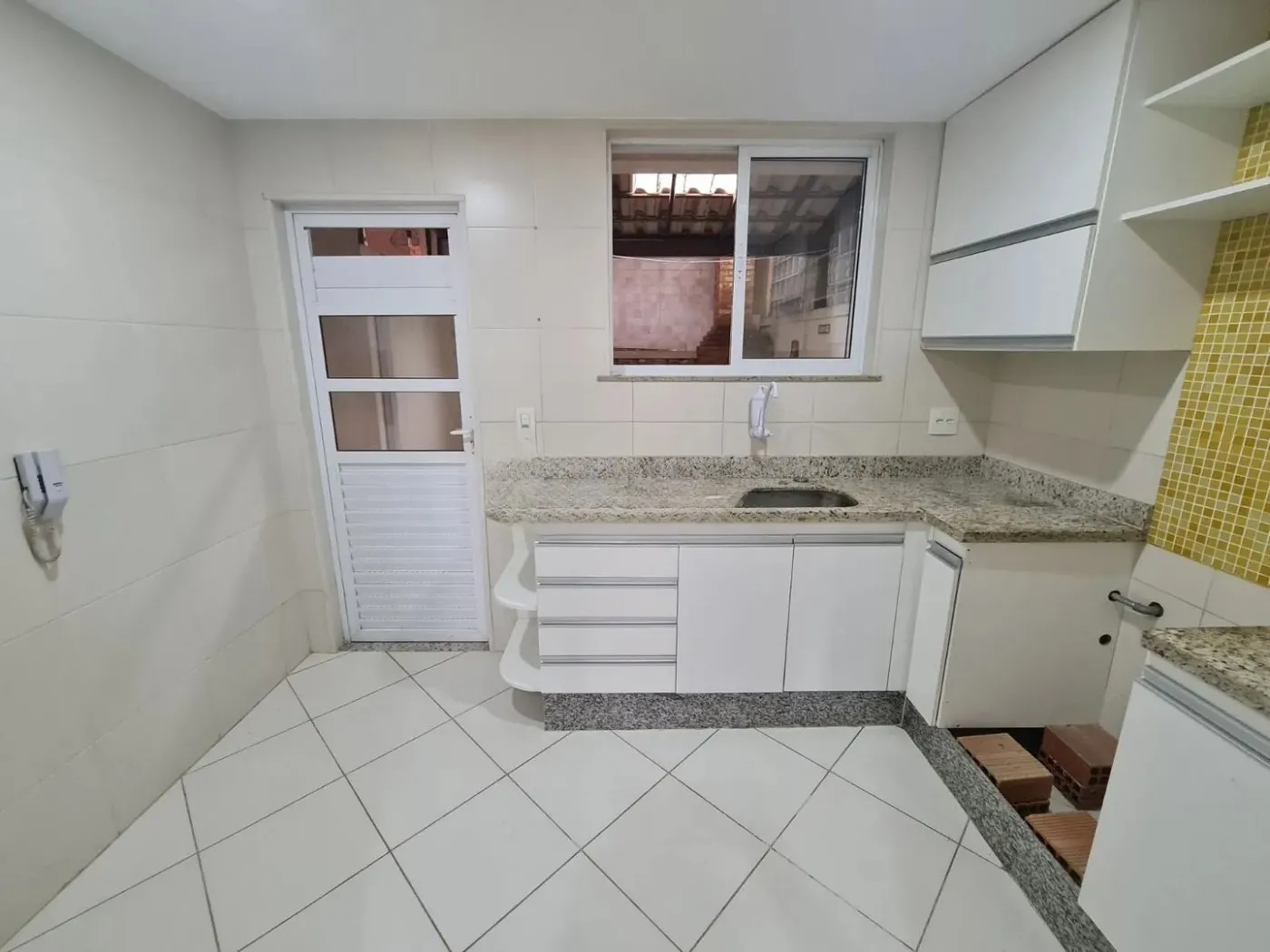 Imagem Casa em Condomínio para Venda em Rio de Janeiro, Taquara, 4 dormitórios, 2 suítes, 3 banheiros, 2 vagas
