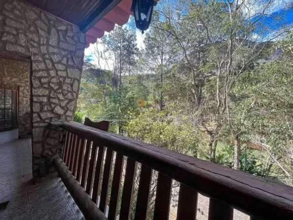 Imagem Casa em Condomínio para Venda em Teresópolis / RJ no bairro Colônia Alpina