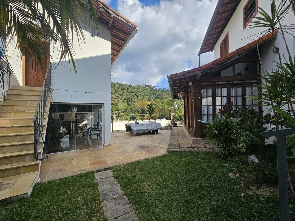 Imagem Casa em Condomínio para Venda em Teresópolis / RJ no bairro Cruzeiro