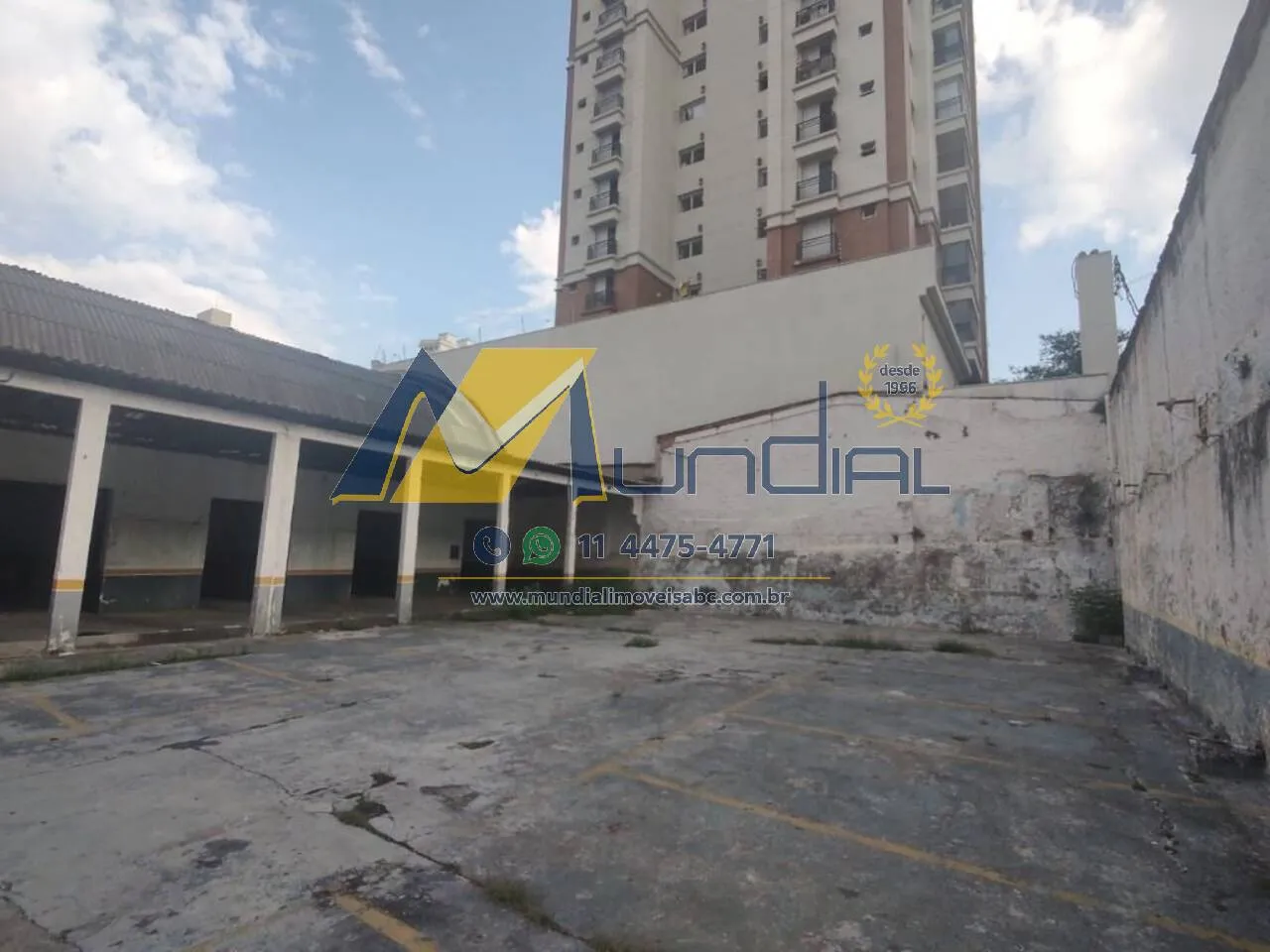 Imagem Galpão para Alugar com 944m² e 70 vagas!!!