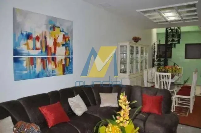 Imagem Sobrado Alto Padrão com 3 Suítes, Lazer Completo e 6 Vagas Seguras