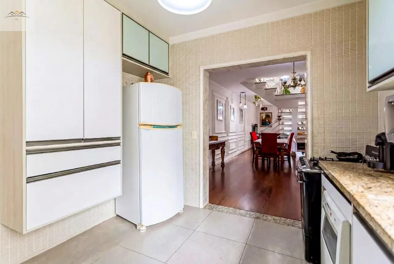 Imagem Sobrado com 4 Quartos à Venda, 300 m² em Vila Assunção - Santo André