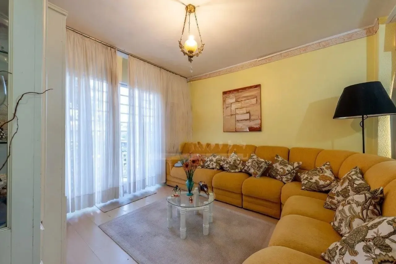 Imagem Casa de 3 dormitórios com 206m² à venda no Bairro Santa Tereza.