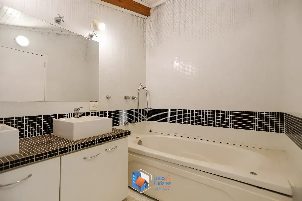Imagem Casa para venda em Sumaré com 3 quartos, sendo 1 suíte, 359m²