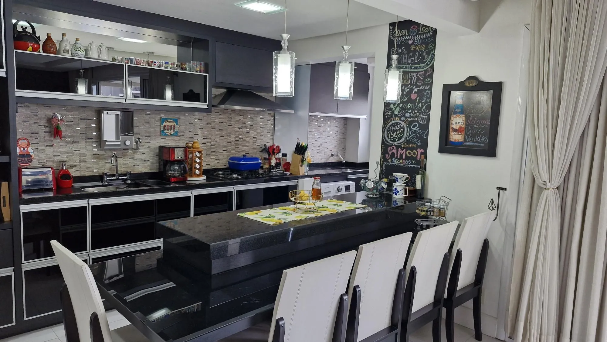 Imagem Apartamento mobiliado no Central Parque, 3 dormitorios sendo 1 suíte, banheiro social, lavabo, 114,00m² área privativa, 2 garagens