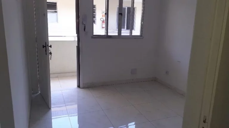 Imagem Apartamento bem localizado com 2 dormitórios, ideal para quem busca qualidade de vida no Bairro Canto do forte. Á venda na Imobiliária Consulte Imóveis.