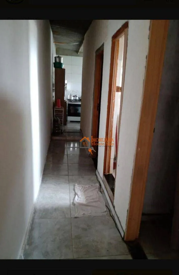 Imagem Casa com 4 dormitórios à venda, 140 m² por R$ 320.000,00 - Jardim dos Pimentas - Guarulhos/SP