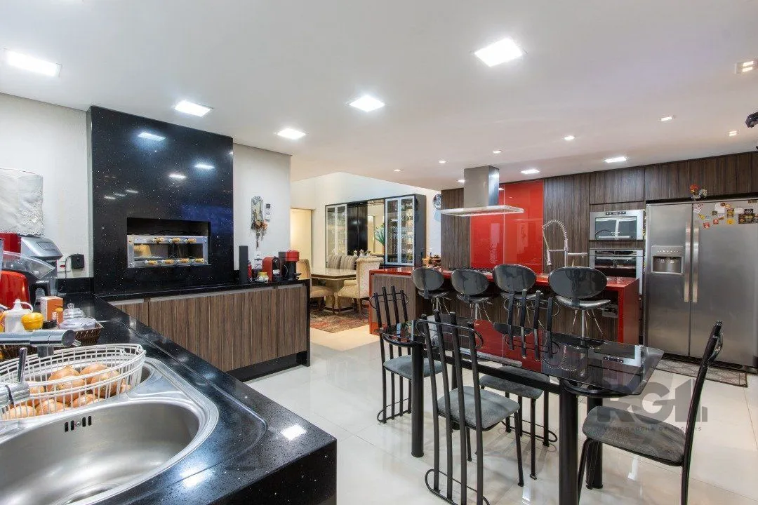 Imagem Casa com 5 suites com area privativa 714,00