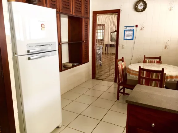 Imagem Linda casa com 4 dormitórios sendo 2 suíts´s e ar condicionado e pisicna e área gourmet maravilhosa