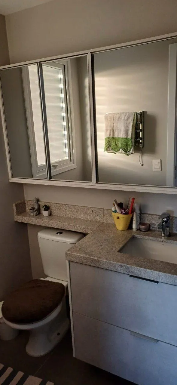 Imagem 2D com suite e infra completa.