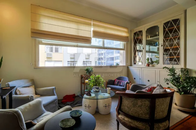 Imagem Apartamento à venda em Copacabana, 197m2, 4 quartos, 1 suíte, 1vaga.