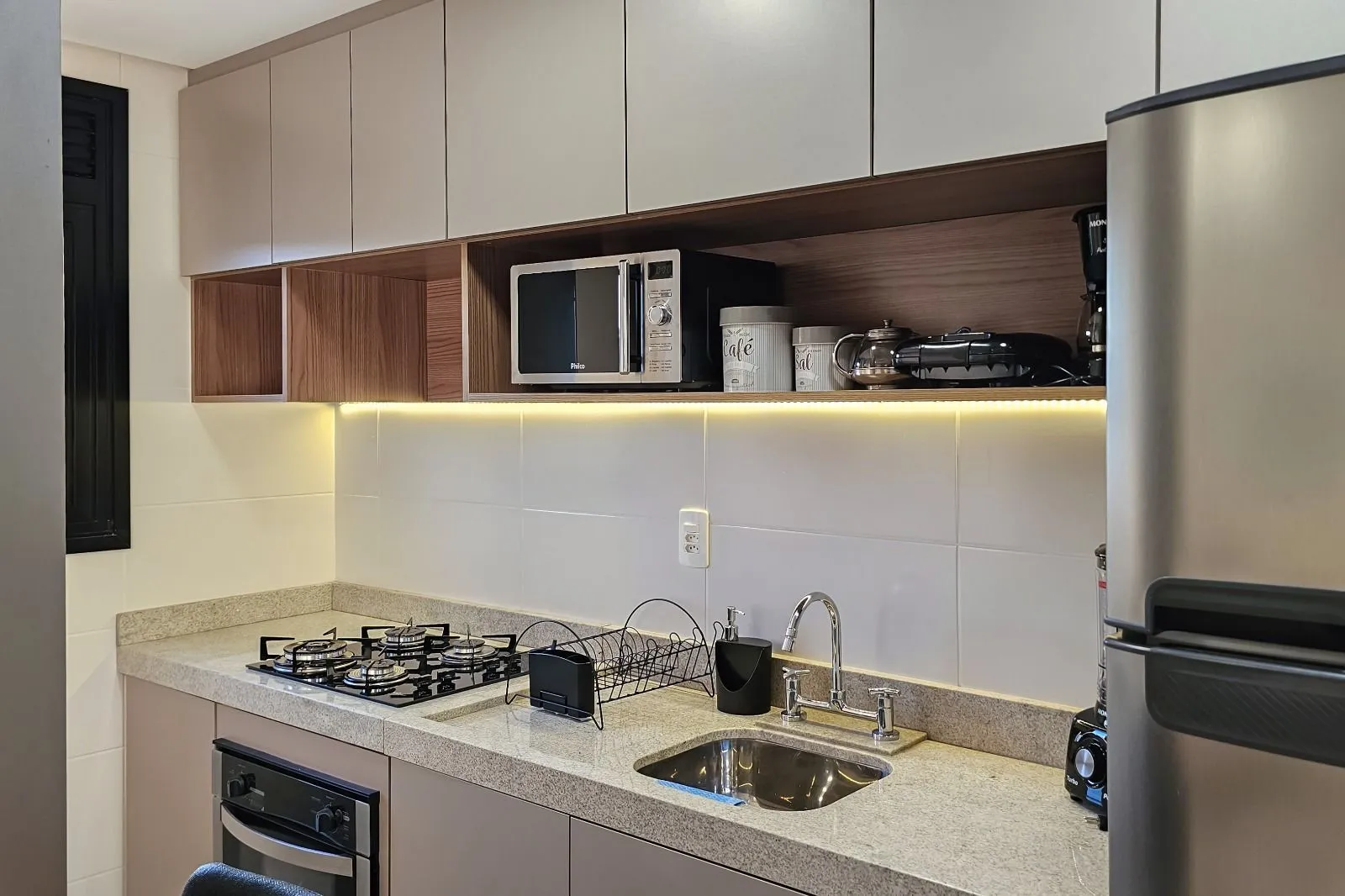 Imagem Apartamento completamente mobiliado e decorado, sacada, churrasqueira e vaga, com vista!