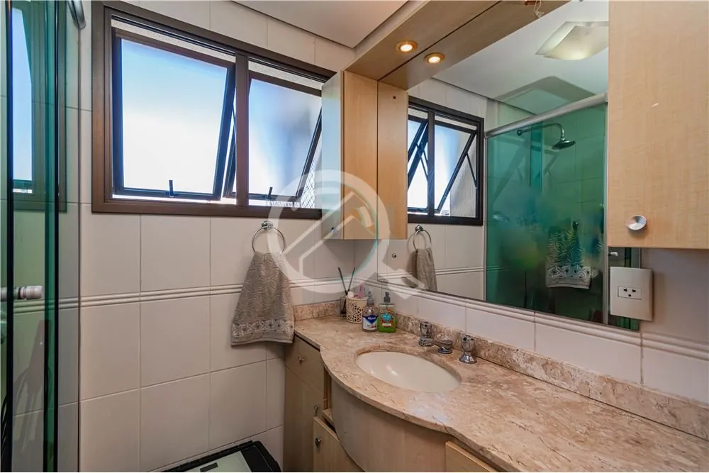 Imagem Este encantador apartamento de 73 metros quadrados oferece uma oportunidade única para quem busca c...