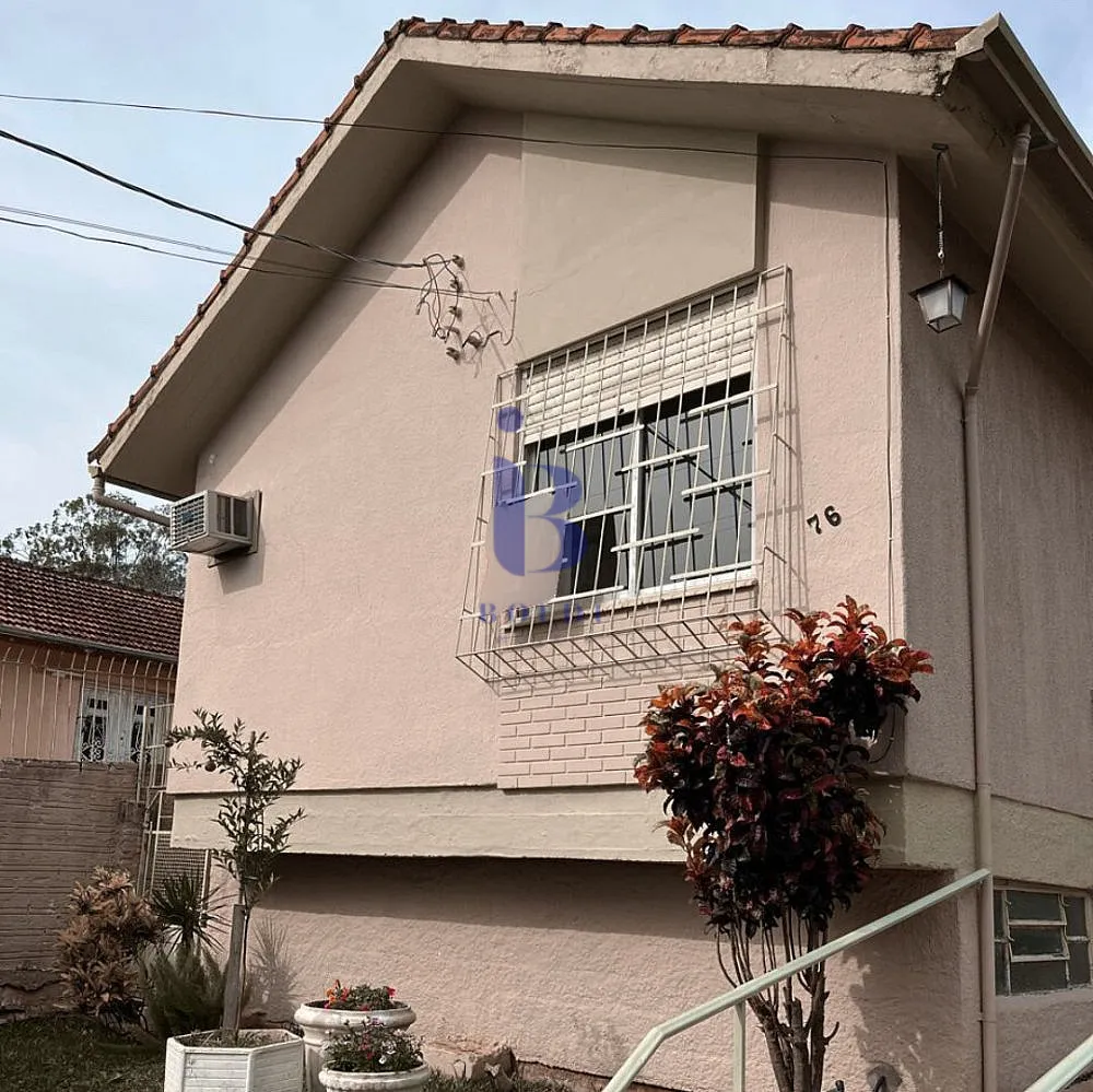 Foto do imóvel Casa a Venda no bairro Medianeira - Porto Alegre, RS