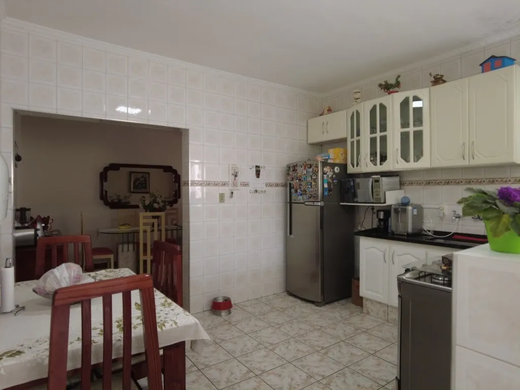 Imagem Sobrado de Luxo na Vila Lucinda em Santo André - 5 Quartos, 1 Suíte, 3 Banheiros, 4 Vagas de Garagem - 435m²