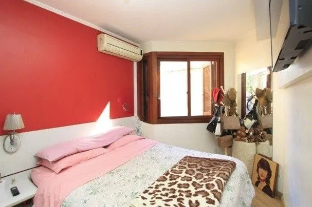 Imagem Casa sobrado em Condomínio com 4 pisos de 3 dormitórios sendo 3 suítes para venda na Av. Lucas de Oliveira no bairro Bela Vista em Porto Alegre/RS.