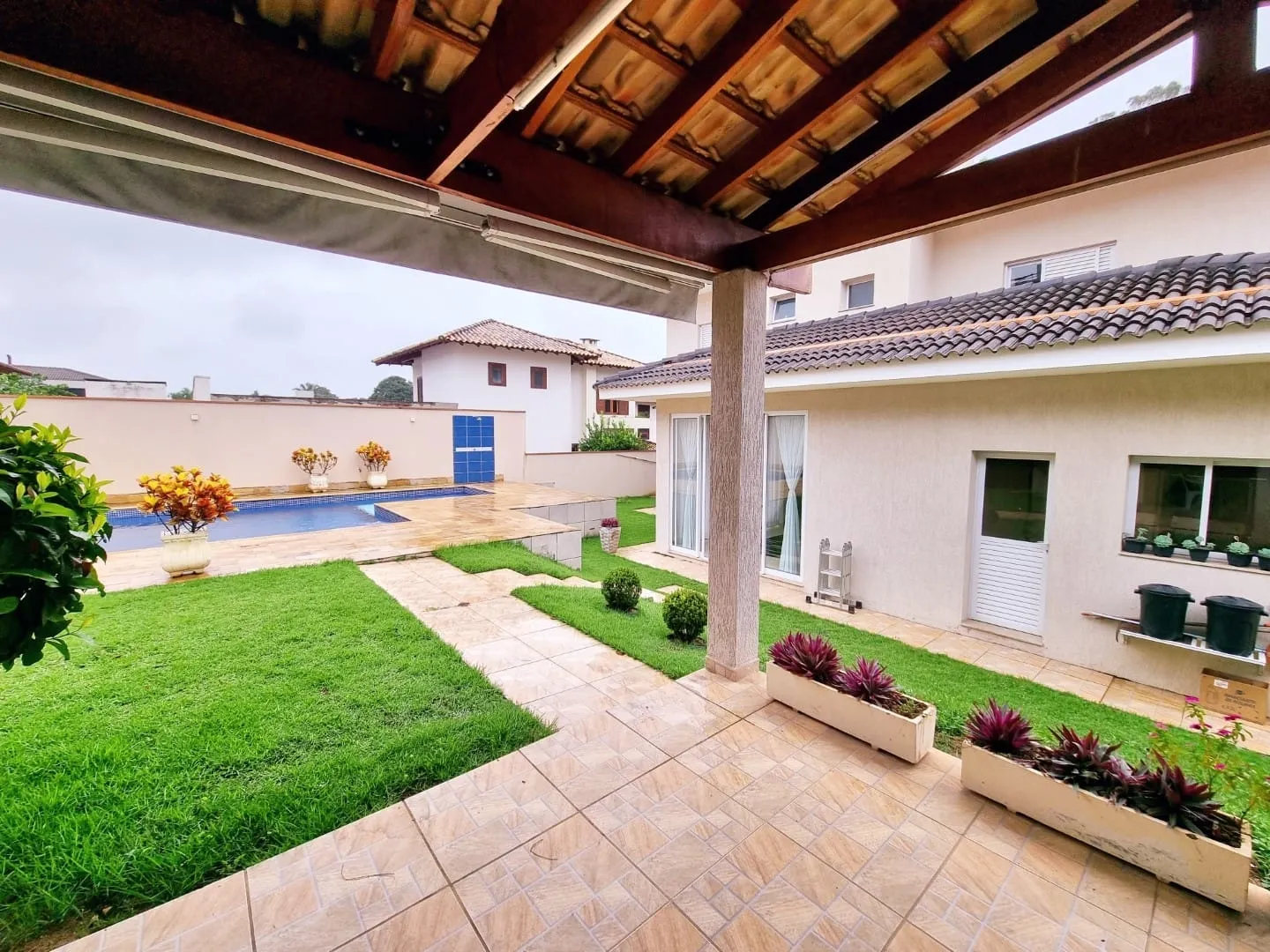 Imagem Casa à venda e locação 3 Suites, 2 Vagas, 700M², Socorro, Pindamonhangaba - SP | COLONIAL VILLAGE