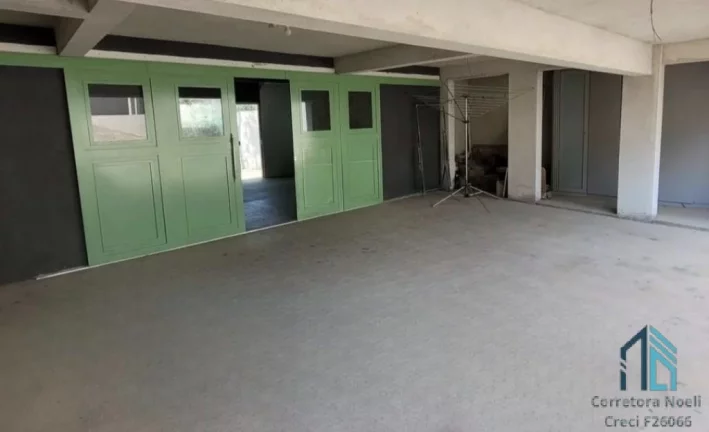 Imagem Sobrado moderno, com amplo terreno, 03 quartos c/suíte, área gourmet, em Campo Largo PR