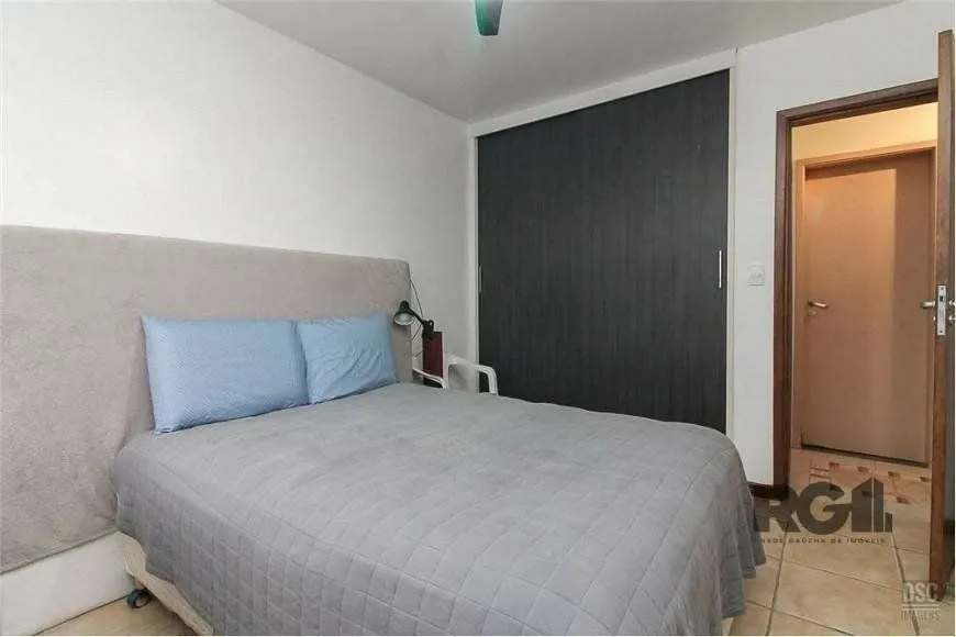 Imagem Casa de 285m² - 4 dormitórios, 4 vagas no bairro Bom Jesus
