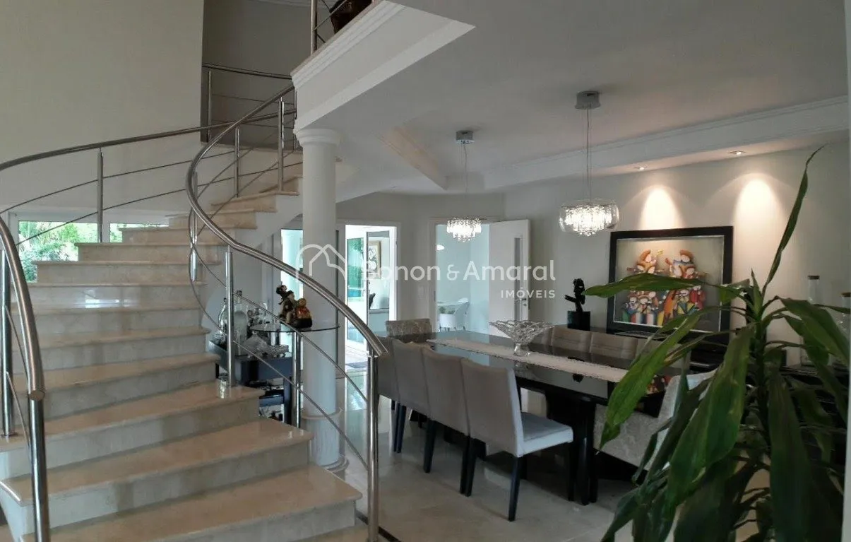 Imagem "Linda Casa em Condomínio de Alto Padrão com Piscina, Espaço Gourmet e Lazer Completo"