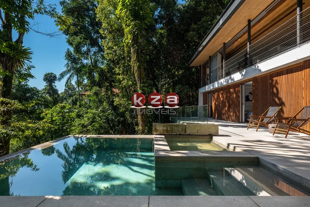 Imagem Casa em Condomínio de Luxo em Bertioga-SP com 4 Quartos, 4 Suítes e 550m² de Área