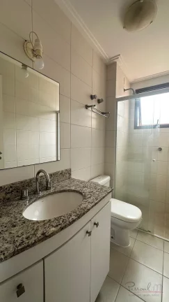 Imagem Apartamento com 93m² de área privativa, semimobiliado, 3 dormitórios (sendo 1 suíte), 1 banheiro...