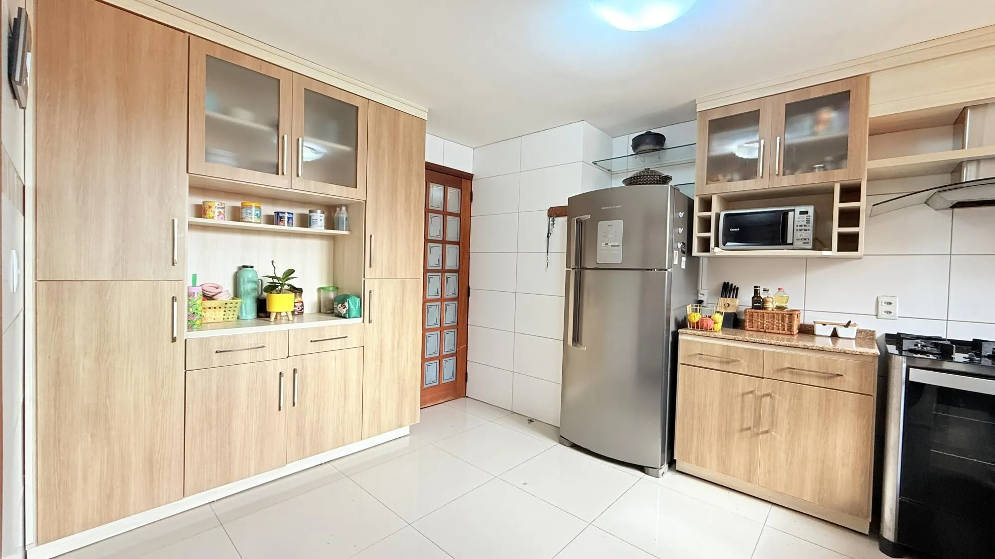 Imagem Casa para Venda - 260m², 4 dormitórios, sendo 1 suites, 4 vagas - Nonoai
