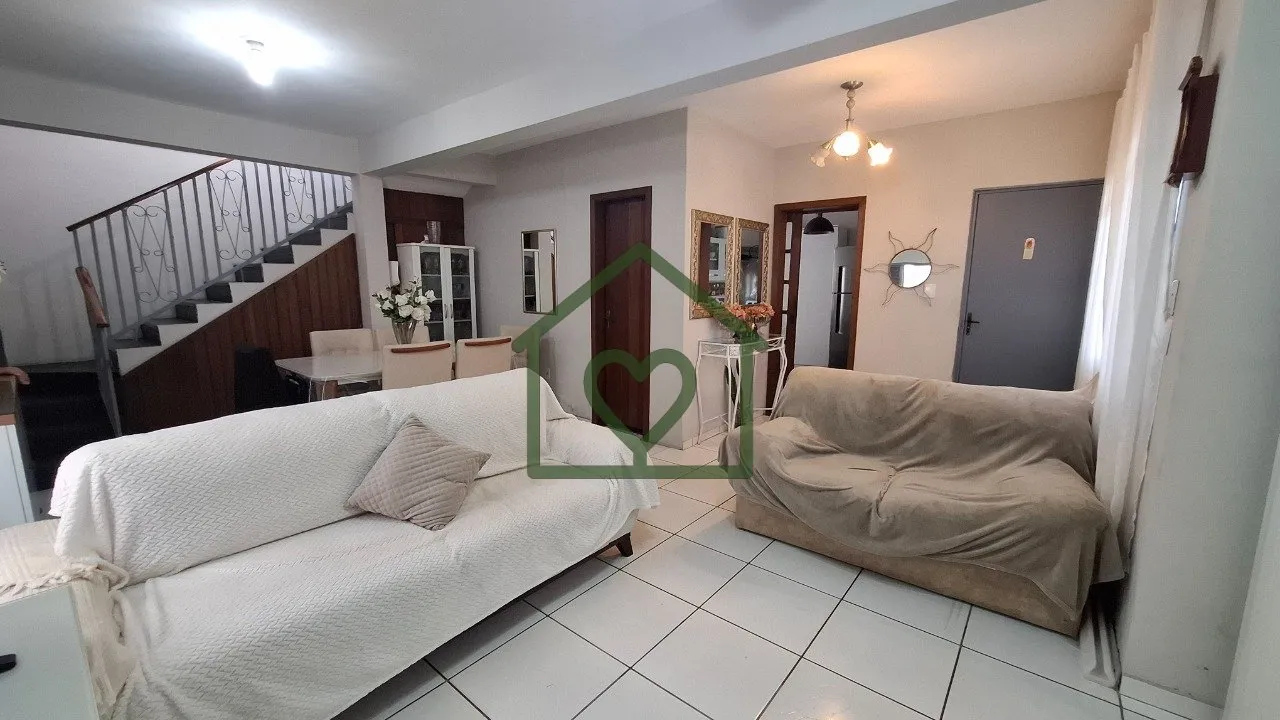 Imagem Imóvel residencial localizado no Bairro Glória, composto por um terreno de topografia plana com me...