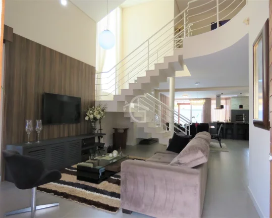 Imagem Se é uma casa especial que você procura ! Ela está aqui ! CONDOMÍNIO FECHADO
