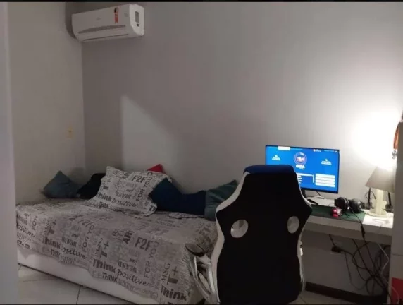 Imagem Vendo esta linda casa no centro de Cabo Frio RJ.