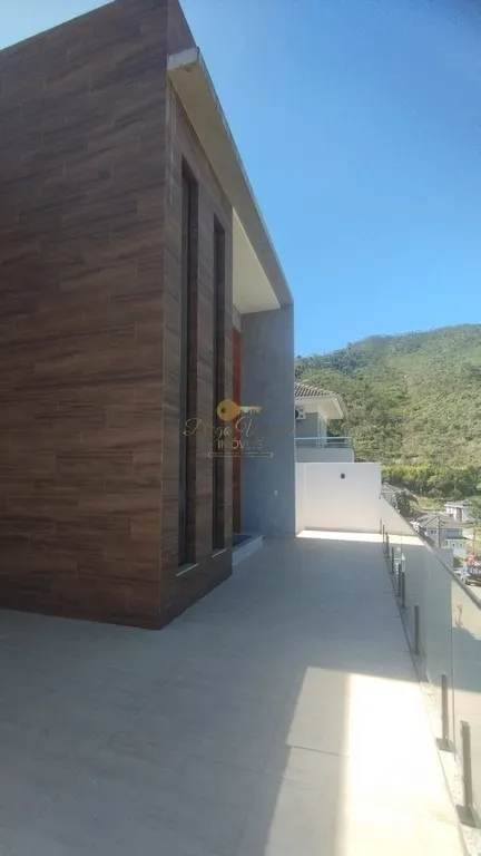 Imagem Casa em Condomínio para Venda em Teresópolis / RJ no bairro Tijuca