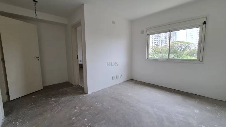 Imagem Vende apartamento cobertura no contrapiso de 510m², com 4 suítes, 5 vagas, depósito e piscina privativa