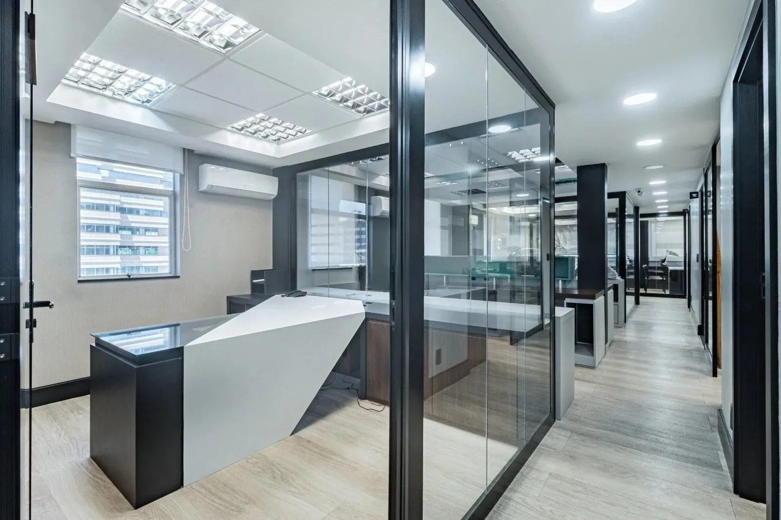 Imagem Sala/Conjunto Comercial com 4 vagas e 218m²