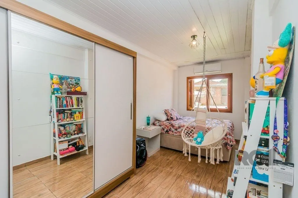 Imagem Casa de 2 dormitórios com 98m² no Bairro Lomba do Pinheiro