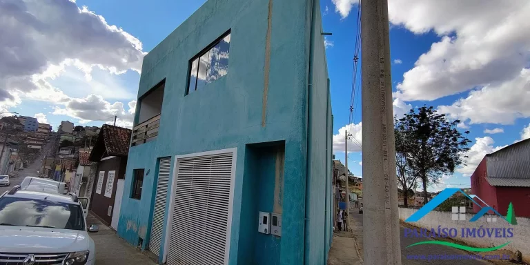 Imagem Oportunidade Única! Casa com 3 Quartos, Garagem Coberta e Ótima Localização