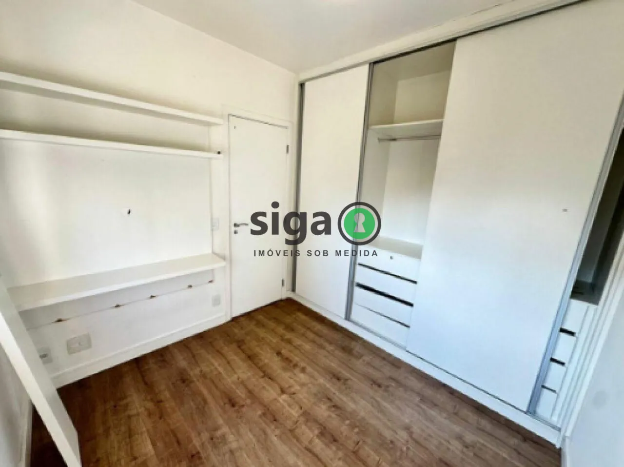 Imagem Apartamento à venda com 3 dormitórios, 2 vagas de garagem, no Condominio Andorinha