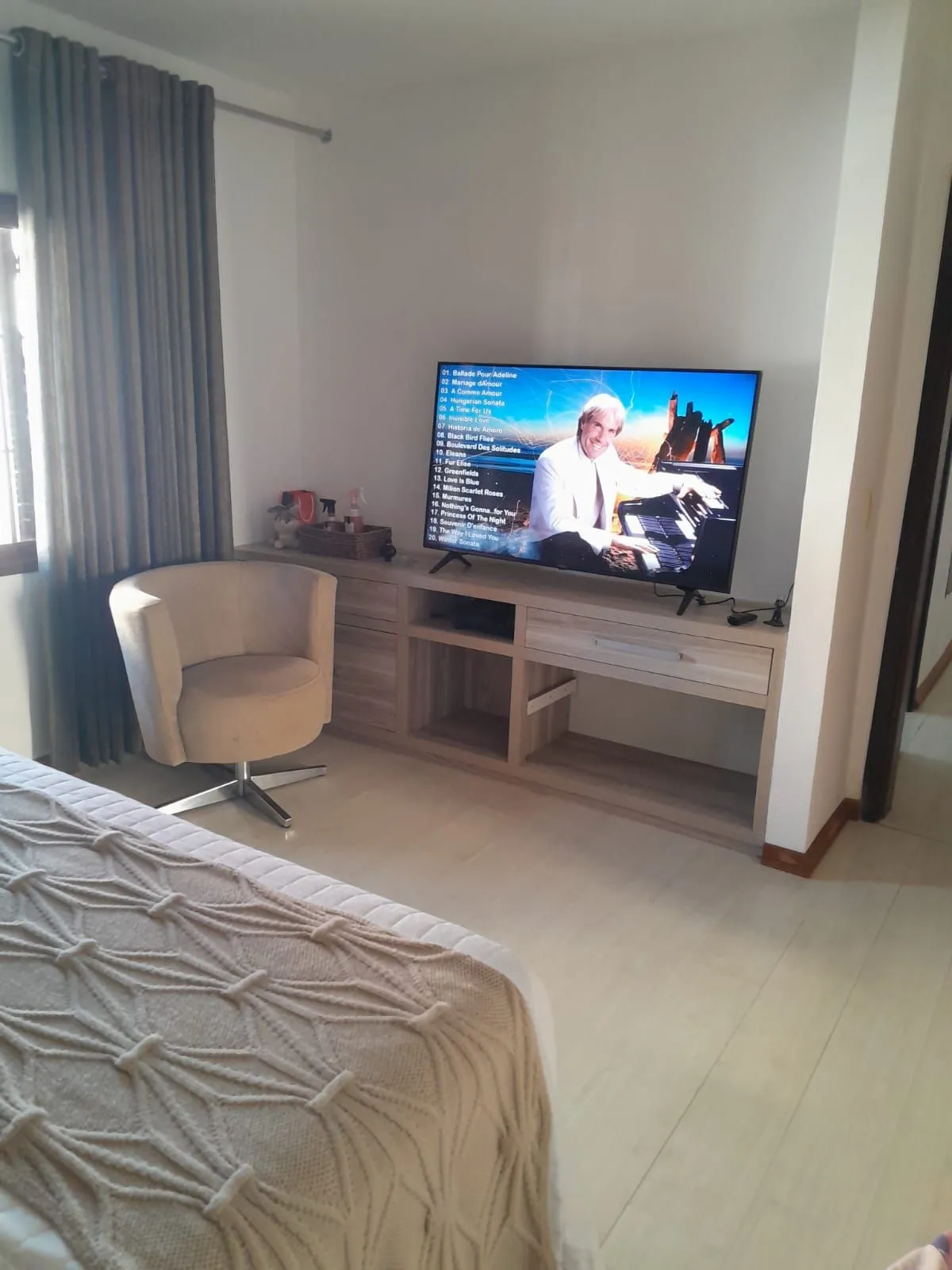 Imagem LINDA CASA 4 QUARTOS A VENDA, BAIRRO VILA NOVA, PORTO ALEGRE, RS