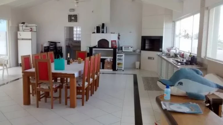 Imagem CASA EM CONDOMINIO FECHADO - FRENTE AO MAR - ESPETACULAR