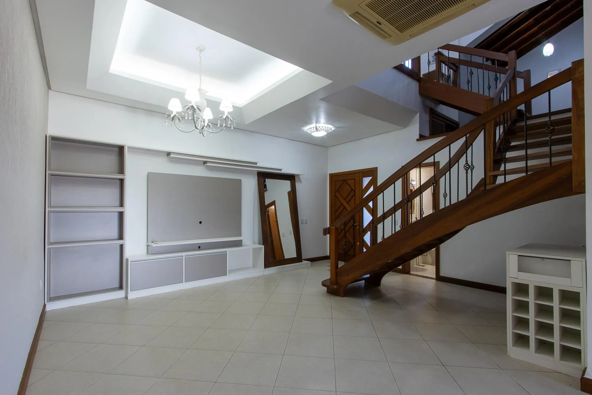 Imagem Prédio Misto Comercial/Residencial, à venda, com 802,57m² privativos, 6 vagas - Bairro Tristeza