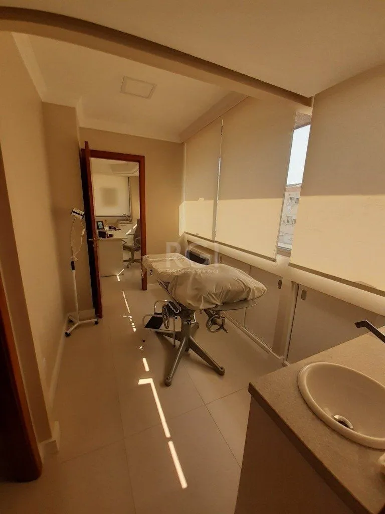 Imagem Conjunto/Sala para Venda - 104.28m², 0 dormitórios, 2 vagas - Menino Deus